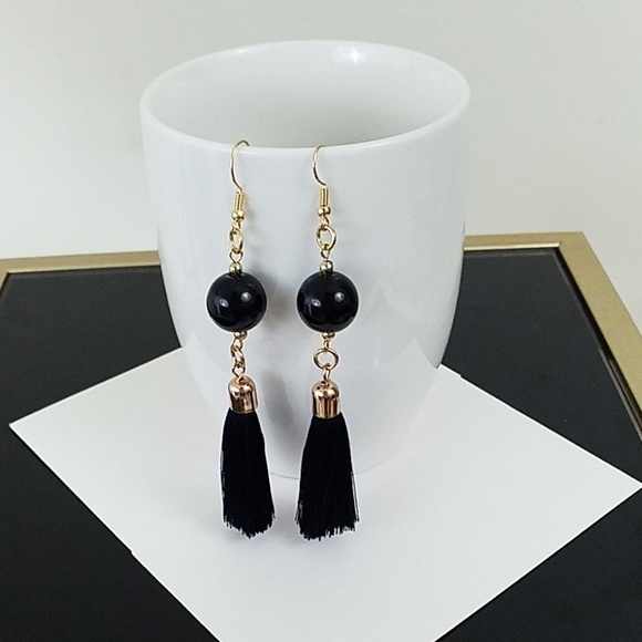 Gold Ton "Mid Night"~Black~Dangling Earrings. - Picture 1 of 1